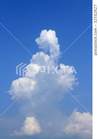 Summer sky cloud cover Summer sky cloud cover 32582627