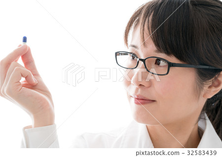 醫生與醫學，藥劑師 32583439