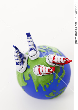 Backpacker walking walking trip sightseeing earth 32584338