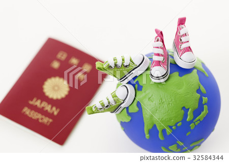 Backpacker walking walking trip sightseeing earth Backpacker walking walking trip sightseeing earth 32584344