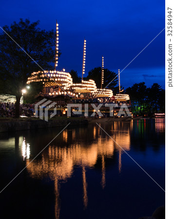 Owari Tsushima Tenno Festival Evening festival rolled straw ship (lantern vessel) Owari Tsushima Tenno Festival Evening festival rolled straw ship (lantern vessel) 32584947