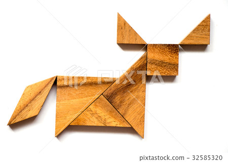 Wooden tangram puzzle in buffalo shape 32585320