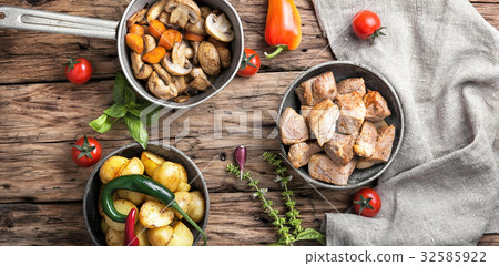 portion roast pork meat 32585922