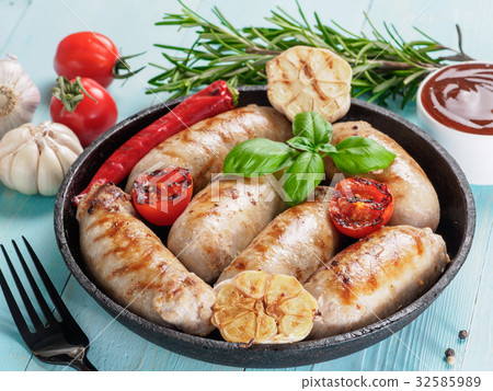 Grilled chicken sausages top view 32585989