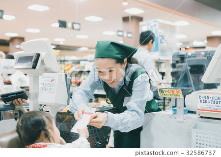 超級市場 超市 店員 32586737