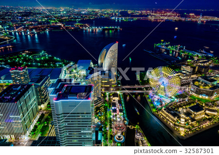 [Kanagawa Prefecture] Night view of Minatomirai 32587301