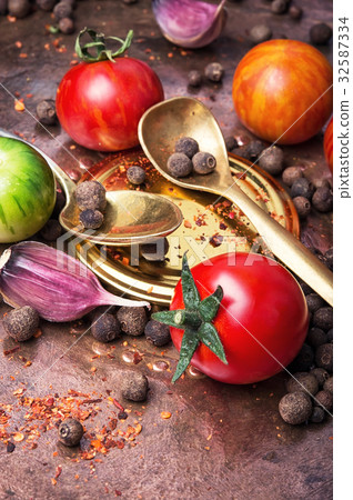 domestic pickle tomato 32587334