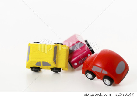 Traffic Accident Front Collision Vehicle Automobile White Back Vehicle Passenger Car 32589147