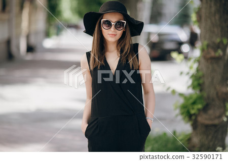 beautiful girl out beautiful girl out 32590171