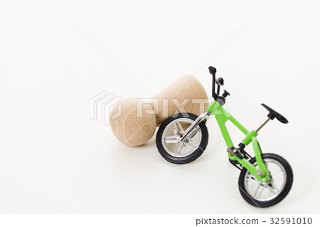 Traffic Accident Bicycle Pedestrian Passer White Back 32591010