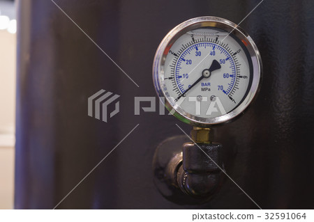 Pressure gauge / gage installed in a machine Pressure gauge / gage installed in a machine 32591064