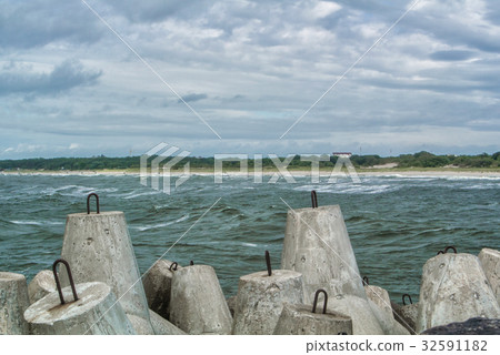 An embankment of Baltic sea at the city Baltiysk o An embankment of Baltic sea at the city Baltiysk o 32591182