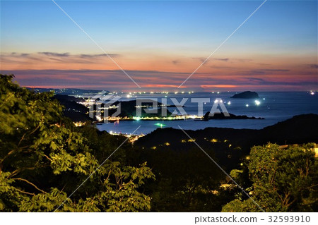 從九份的夜景 從九份的夜景 32593910