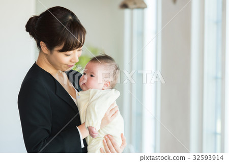 工作的母親 工作的母親 32593914