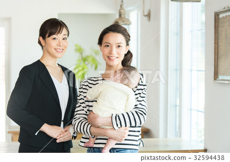 Image of child rearing consultation Image of child rearing consultation 32594438