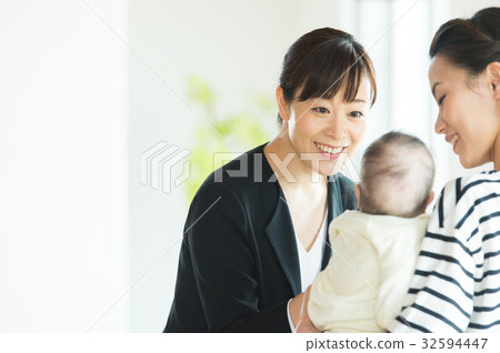 Image of child rearing consultation Image of child rearing consultation 32594447