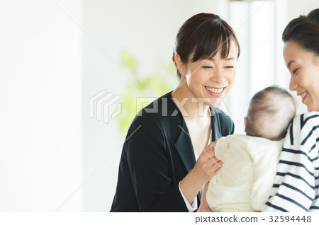 Image of child rearing consultation Image of child rearing consultation 32594448