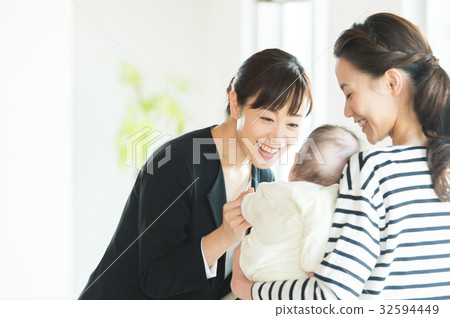 Image of child rearing consultation Image of child rearing consultation 32594449