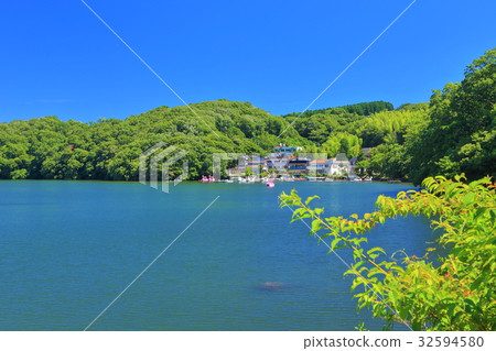One lake under sunny weather One lake under sunny weather 32594580