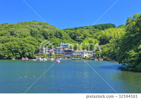 One lake under sunny weather One lake under sunny weather 32594581