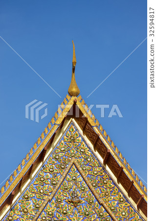 Roof of Thai temple, Buddism architecture Roof of Thai temple, Buddism architecture 32594817