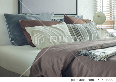 Modern classic style brown, gray and white bedding Modern classic style brown, gray and white bedding 32594900