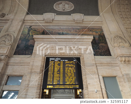 Milan Central Station Milan Central Station 32595117
