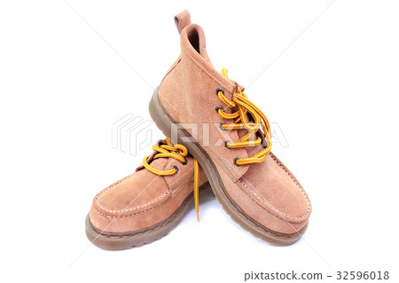 Brown leather shoes on isolated Brown leather shoes on isolated 32596018