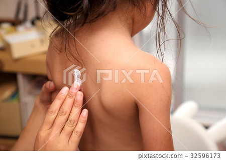 Infant's Skin Care Image 32596173