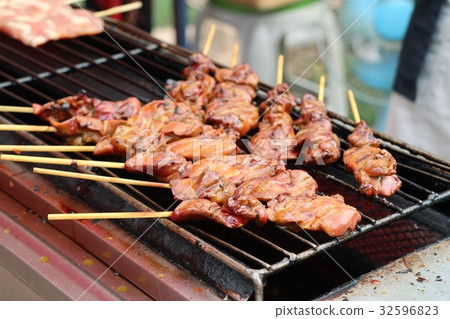 pork roast on street road 32596823