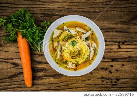 Soup with fresh vegetables and chicken Soup with fresh vegetables and chicken 32599719