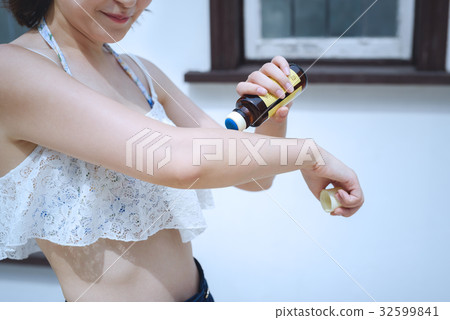 昆蟲叮咬 昆蟲叮咬 32599841