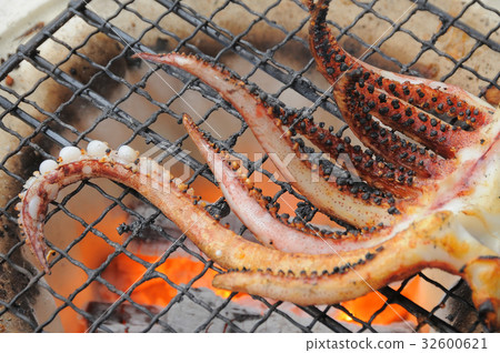 Bake squid's dried fish in a shrimp 32600621