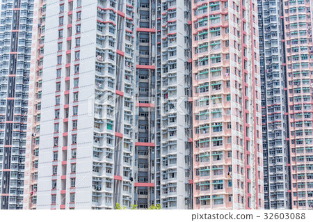 Residential building facade 32603088