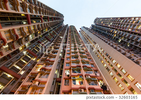 Residential building to the sky at night 32603165