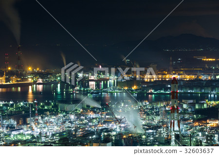Mizushima industrial area in Japan at night 32603637