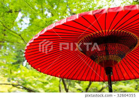 Japanese red umbrella Japanese red umbrella 32604355