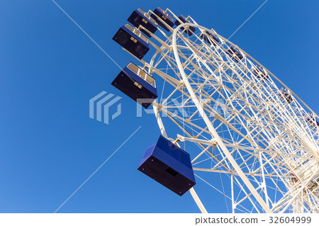 Beautiful Ferris wheel Beautiful Ferris wheel 32604999