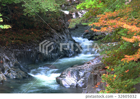 Nakatsugawa Valley (Inawashiro-cho, Kitashiobara village) 32605032