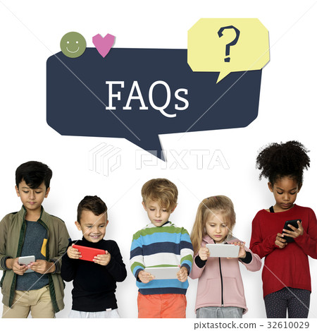 Kids using digital devices with speech bubble customer support 32610029