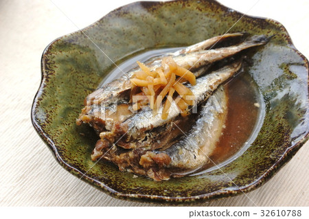 Soft boiled salmon of sardines Soft boiled salmon of sardines 32610788