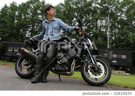 Male motorcycle Male motorcycle 32610835