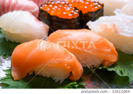 sushi sushi 32611064