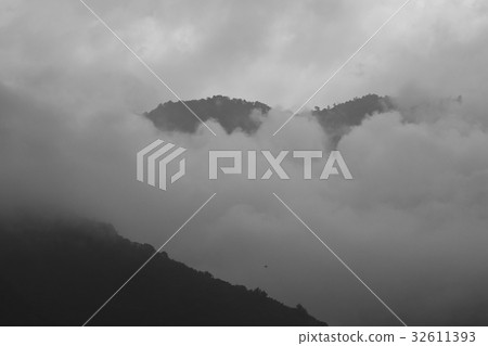 山峰,霧,黑色和白色,景觀 山峰,霧,黑色和白色,景觀 32611393