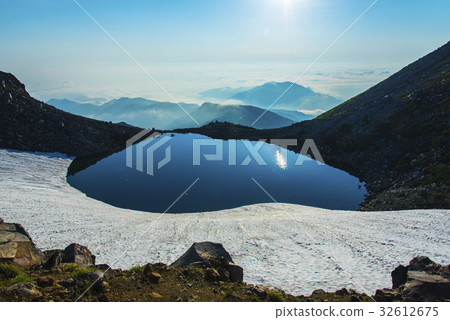 Kuragaike and Yukikei around Hakusan Pond 32612675