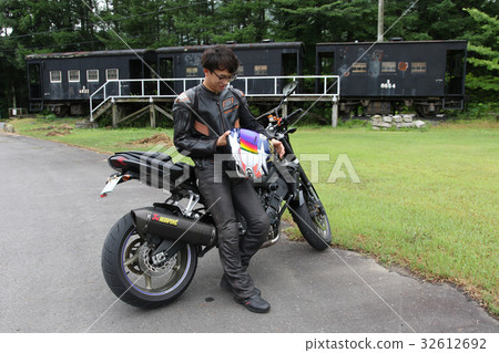 Male motorcycle 32612692