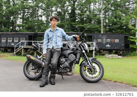 Male motorcycle Male motorcycle 32612701