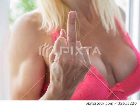 Woman, hand, gesture Woman, hand, gesture 32613220