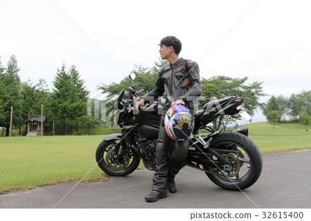 Male motorcycle 32615400