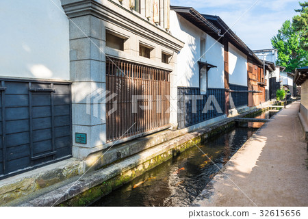 岐阜縣Hida Furukawa瀨戶川和Shirakabe Dozo Townscape 32615656